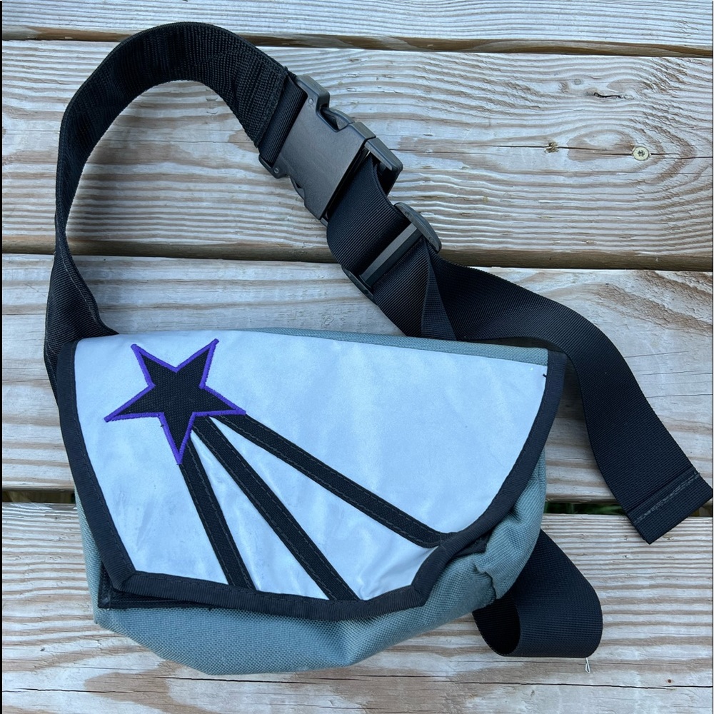 Black star small cross body bike bag